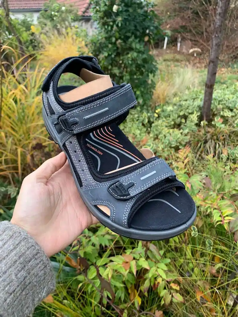 ecco爱步 越野.99夏季魔术贴沙滩凉鞋男防滑真皮凉鞋 17 - 抖音