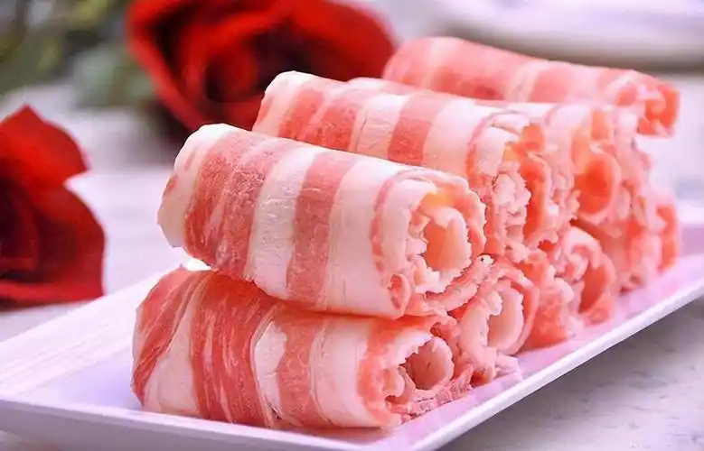 虽然在经过销售人员的摆盘之后,让人看起来特别的有食衣,但是这些牛