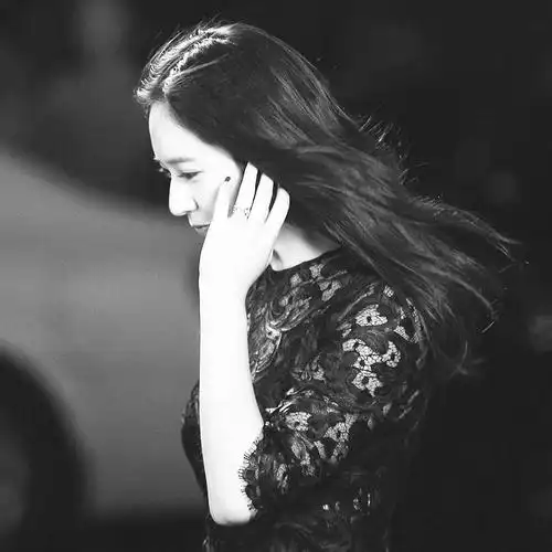 [郑秀晶][盘点]150714 黑白艺术格调的侧脸乖乖