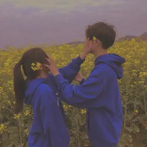 森系情侣头像:就让我们爱得顺其自然,共同承担所有苦乐酸甜!