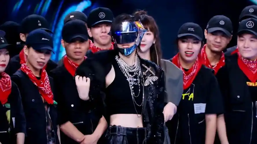 【蒙面舞王×李斯丹妮】【铁皮1990】【街舞】battle之小露香肩 蒙面