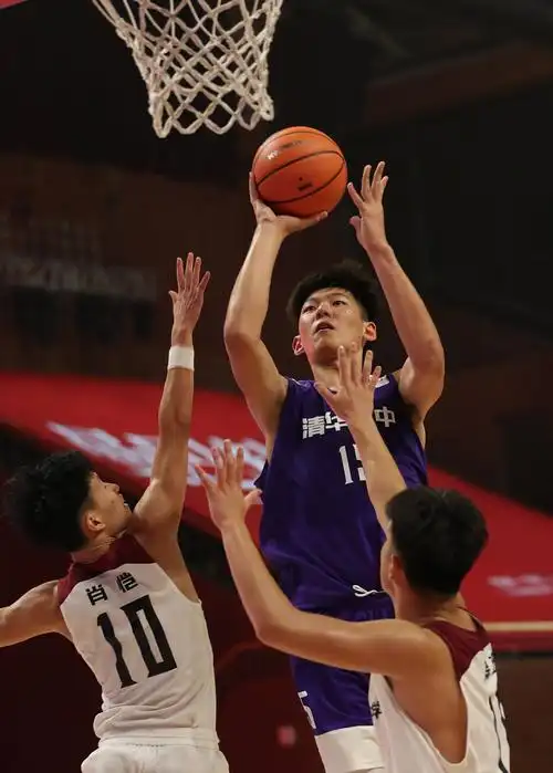 清华附中男女篮在中国高中篮球联赛中双双夺冠