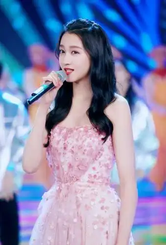 > 关晓彤央视跨年演唱会写真图片(3/5)