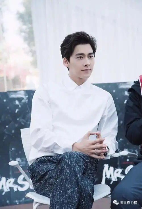 细数男明星的白衬衫造型最显气质且自带苏点的竟然是他