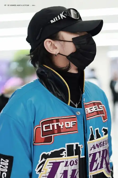 我愿称之为 戴帽子最帅的男人  这两天大吃特吃      #蔡徐坤自拍