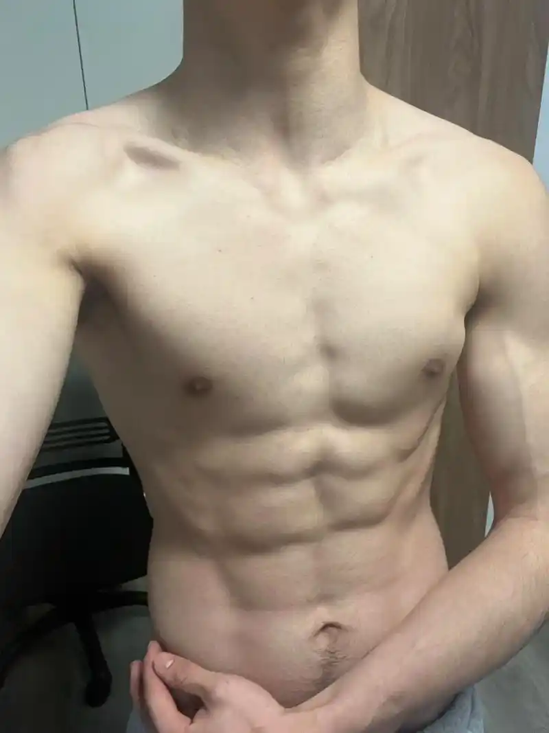 新的一年,希望你没有烦恼,永远开心.#肌肉男养成中 #腹肌  - 抖音