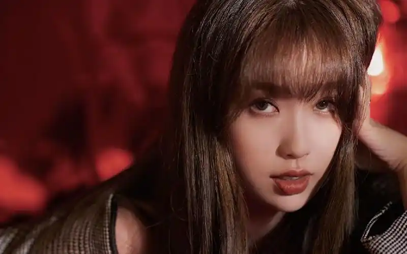 虞书欣写真壁纸