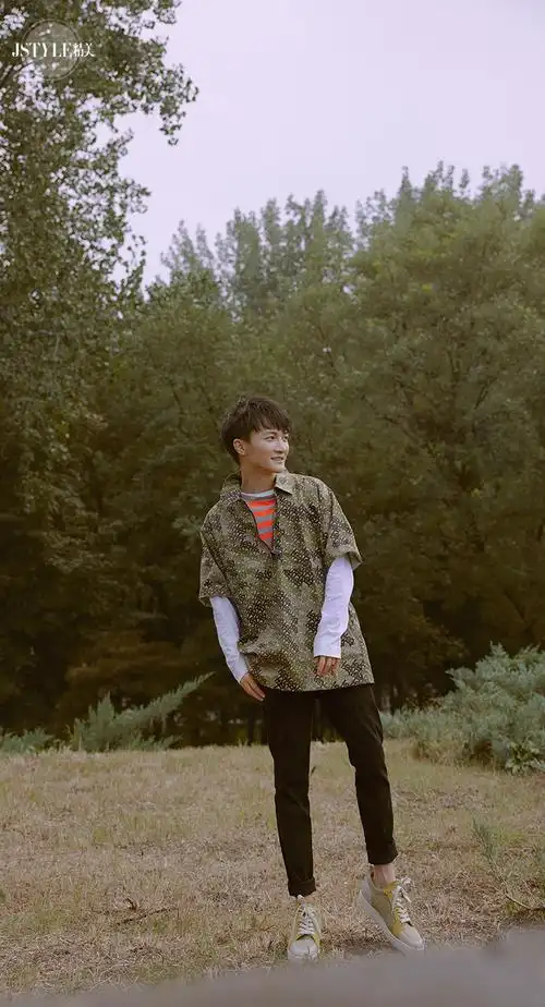 分享几个早期的可爱周深