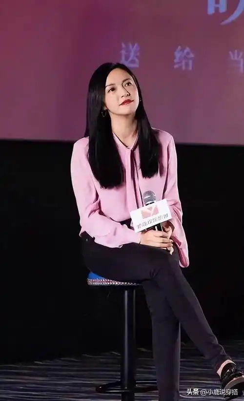 剪短发的姚晨嘴更显大了!穿修身裙少女身材盖不住汉子气质!