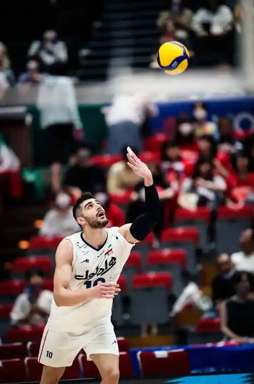 伊朗男排悍将伊斯梅尔涅扎德_vs_强势_联赛