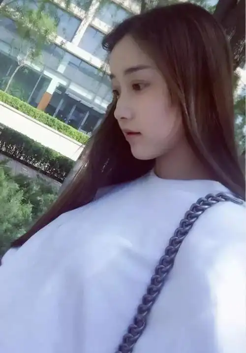 1996年12月30日别名:姜贞羽出生:云南昆明猎头关注:刘垚昕