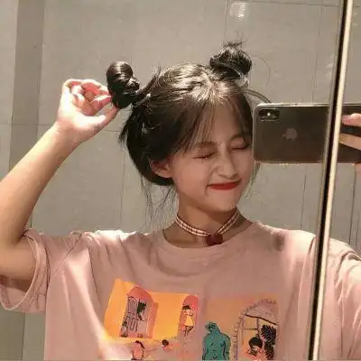 高清可爱的双丸子头女孩头像图片