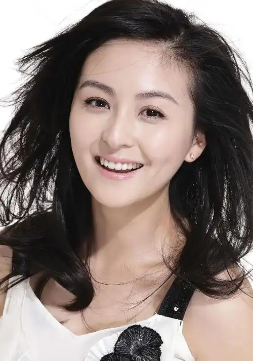 她出道20年零绯闻无黑料被富豪丈夫苦追10年,今36依旧少女