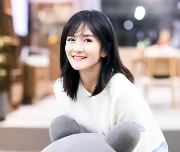 到底是谁在喜欢谢娜?多次被抵制又复出,三大靠山浮出水面