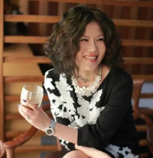 陈爱陶为美而自由