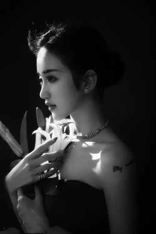 黑白图女生冷酷霸气侧颜(二)