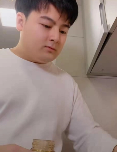 黑衣人小方身份被曝光?竟是《快本》总导演,网友:我又周震南了