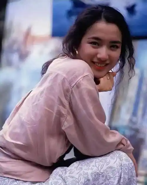 这个辣妹,竟然是咏梅_郑秀文_圆脸_五官