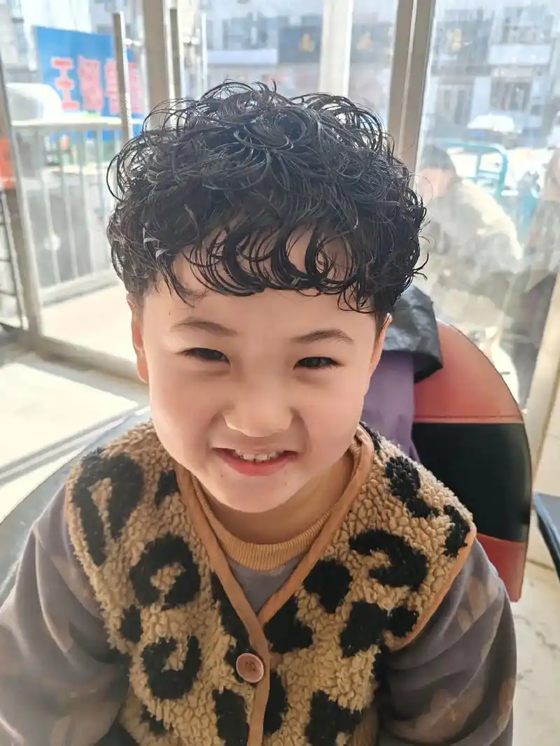 男宝春节发型推荐 #骗你生男孩 #儿童烫发#头型得支棱起来 - 抖音