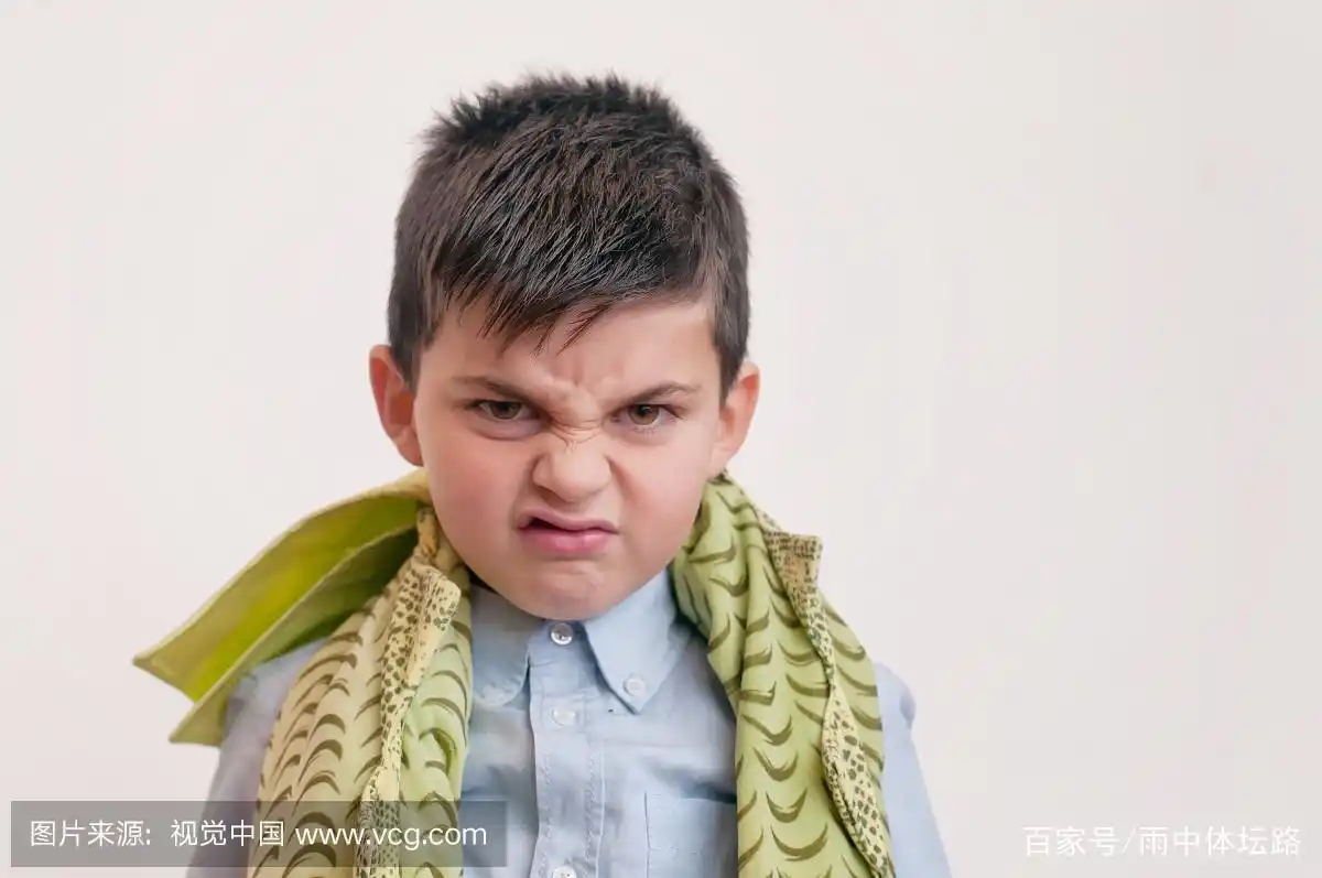 孩子三岁脾气暴躁,总是大喊大叫,家长要做好这五点