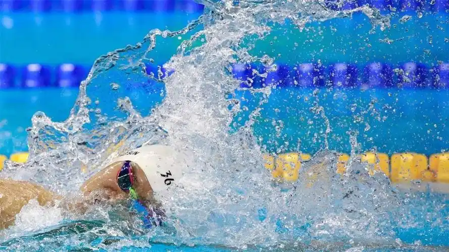 "自由泳之王"孙杨精美壁纸免费送!