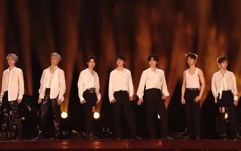 【时代少年团】七人演唱抒情的《输情歌》张哥大秀肌肉