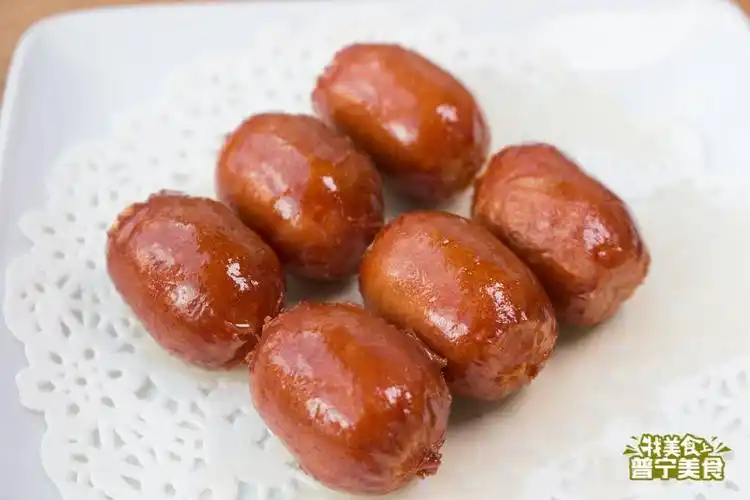 紧实又肉多的波波肠加入了香浓的芝士酱,咸香之余还外带超浓的芝士味