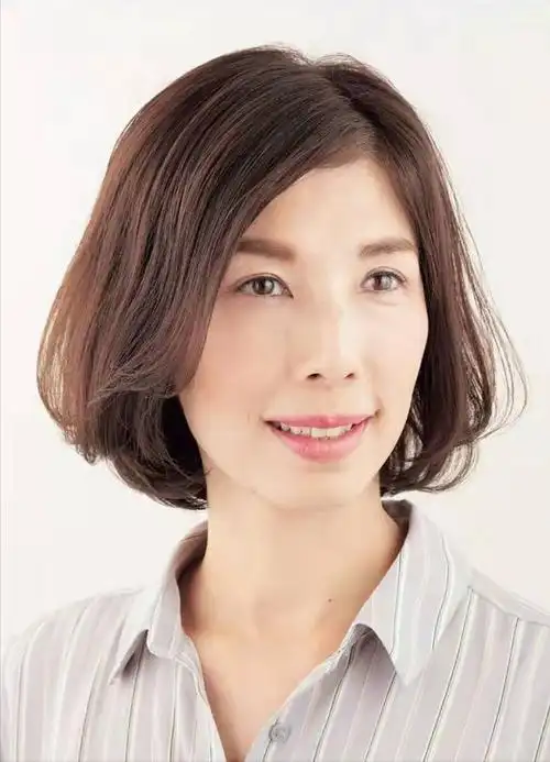 35岁女人短发减龄发型内扣,女士短发内扣发型(这三种短发时尚又干练)