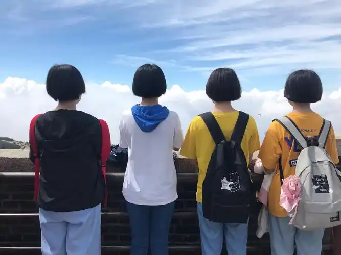 这背影就是青春的模样!这里必然会成为孩子们美好的回忆!