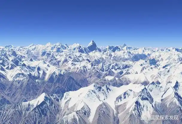 新疆最高峰——乔戈里峰