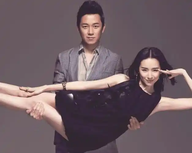 激吻门11年后董洁被爆恋上小鲜肉43岁的她脸都不要了