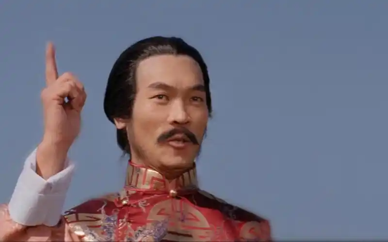 香港武打圈第一腿王,人称阎王伸脚,成龙曾被他一脚踹掉门牙!