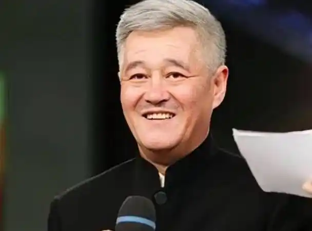 赵本山女儿球球被曝生子,有人质疑其老公图财,球球霸气维护老公_生活