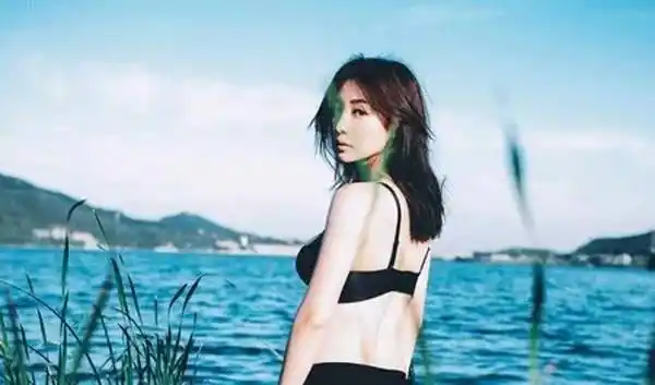 在男人装封面中柳岩有几张图那才是男人想要的男人装