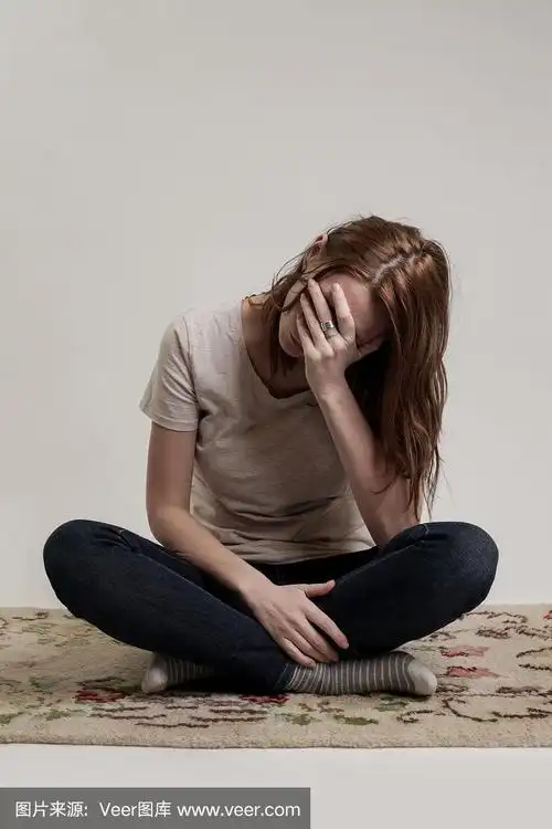 龙利肖像忧郁女子,安静焦虑概念