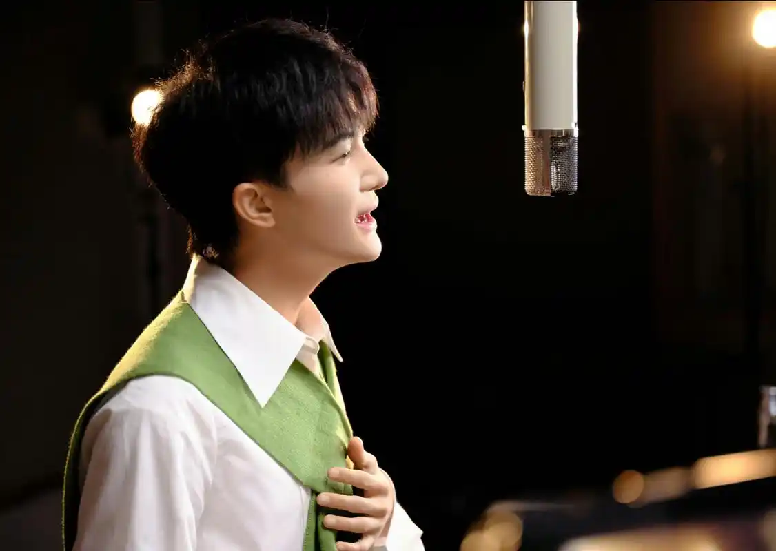 至此,周深歌曲单平台收藏量破100万的歌曲已达32首! 《铃