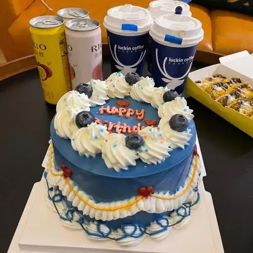 简约高级感6寸蛋糕