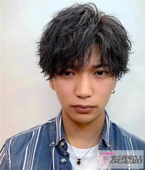 空气感男生烫发 潮男系帅哥发型