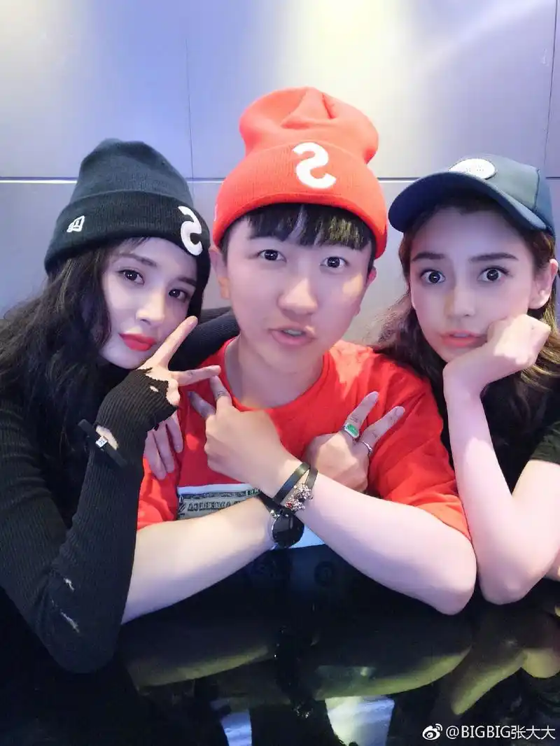 杨幂张大大为baby庆生 三人情谊深厚惹人羡