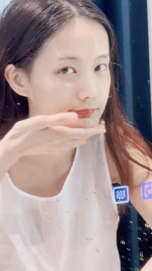 李一桐 人间水煮蛋##李一桐连句话都没舍得说