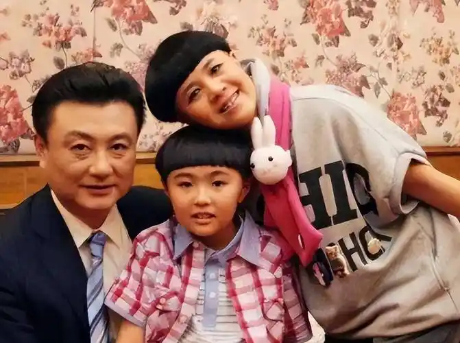 刘纯燕:数十年容颜不老,丈夫的宠溺是她的后盾_王宁_朋友_女孩子