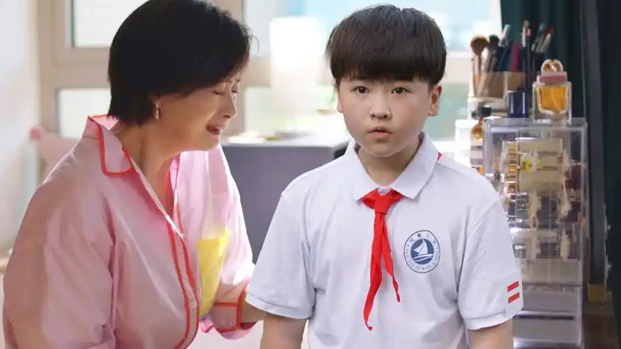 【一点资讯】小舍得:颜子悠不堪重负,背着田雨岚离家出走,雨岚跪地痛