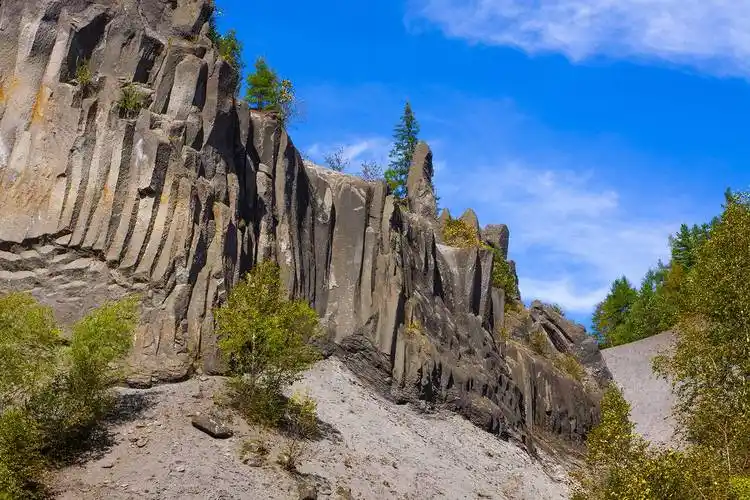 美轮美奂的长白山锦江大峡谷