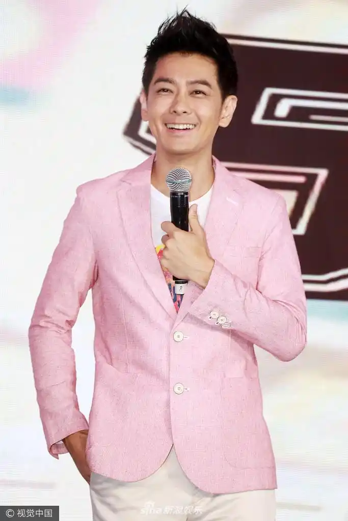 43岁林志颖嫩西装童颜依旧_高清图集_新浪网