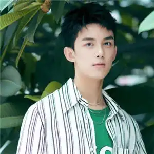 帅哥明星吴磊正面头像清新帅气小鲜肉来了