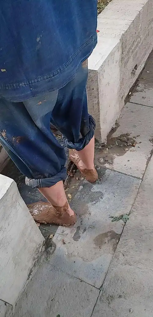 2,不畏艰辛,赤脚上阵.