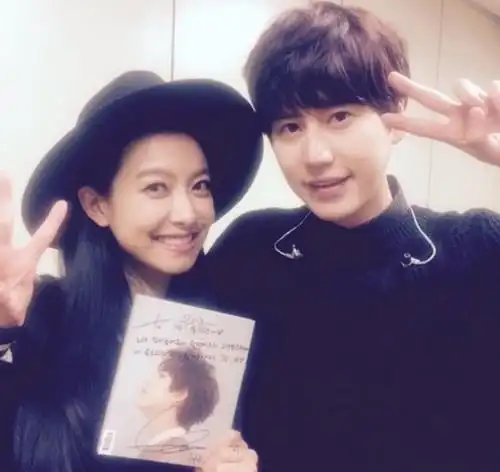 fx宋茜现身音乐银行现场力挺superjunior圭贤solo专辑