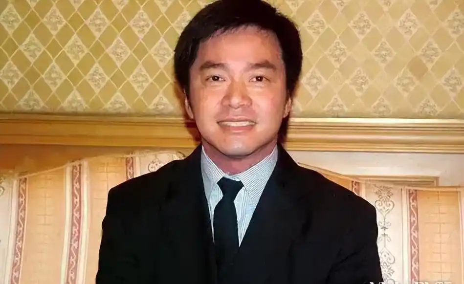 唐季礼被成龙发掘,曾和林心如同居8年,如今娶35岁娇妻胖了很多