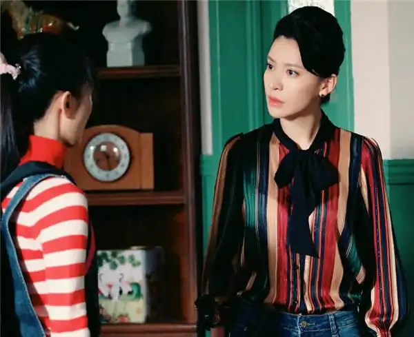 据悉,由田镇执导,姚芊羽,朱晓渔,林冶等主演的年代情感剧电视剧《绽放