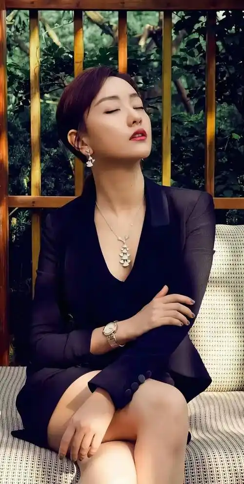 四十岁的杨蓉越活越年轻,越来越像二十岁的小姑娘,爱了!